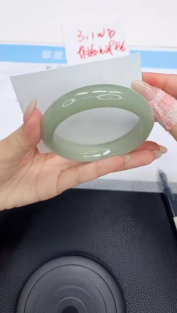 石英质玉手镯未镶嵌133-60.4