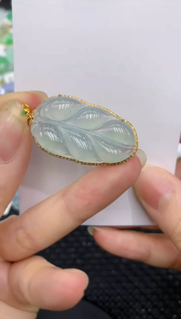 【闪购商品】翡翠颈饰18K金镶嵌8888888888