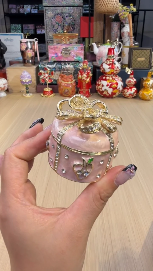 208七宝山茶花盒