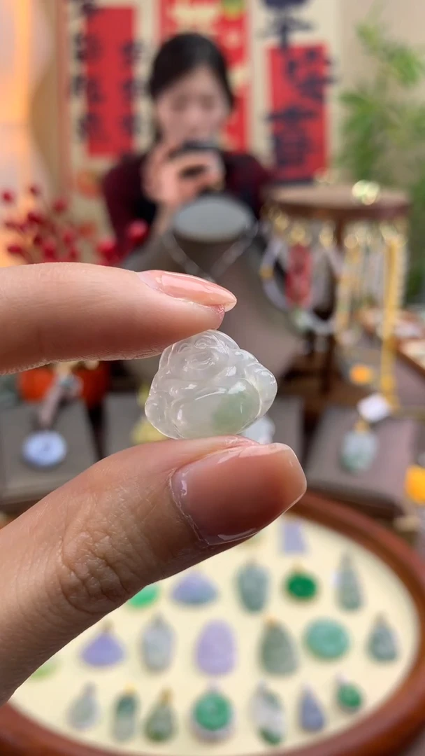 【闪购商品】翡翠颈饰未镶嵌佛公