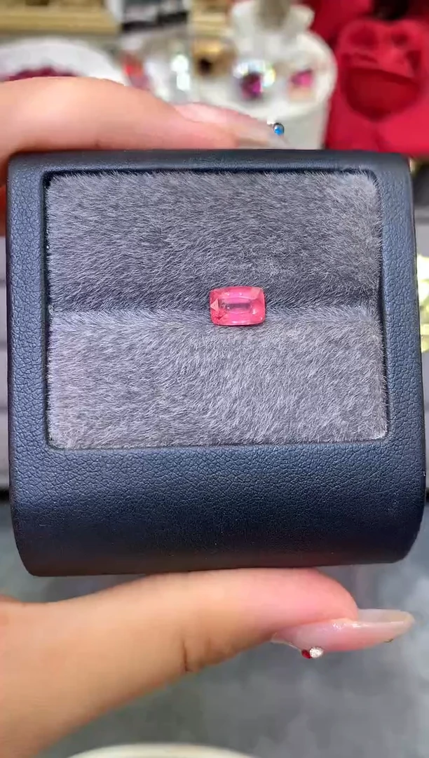 未镶嵌裸石EEC定制尖晶石枕型 马亨盖尖晶 1.54ct