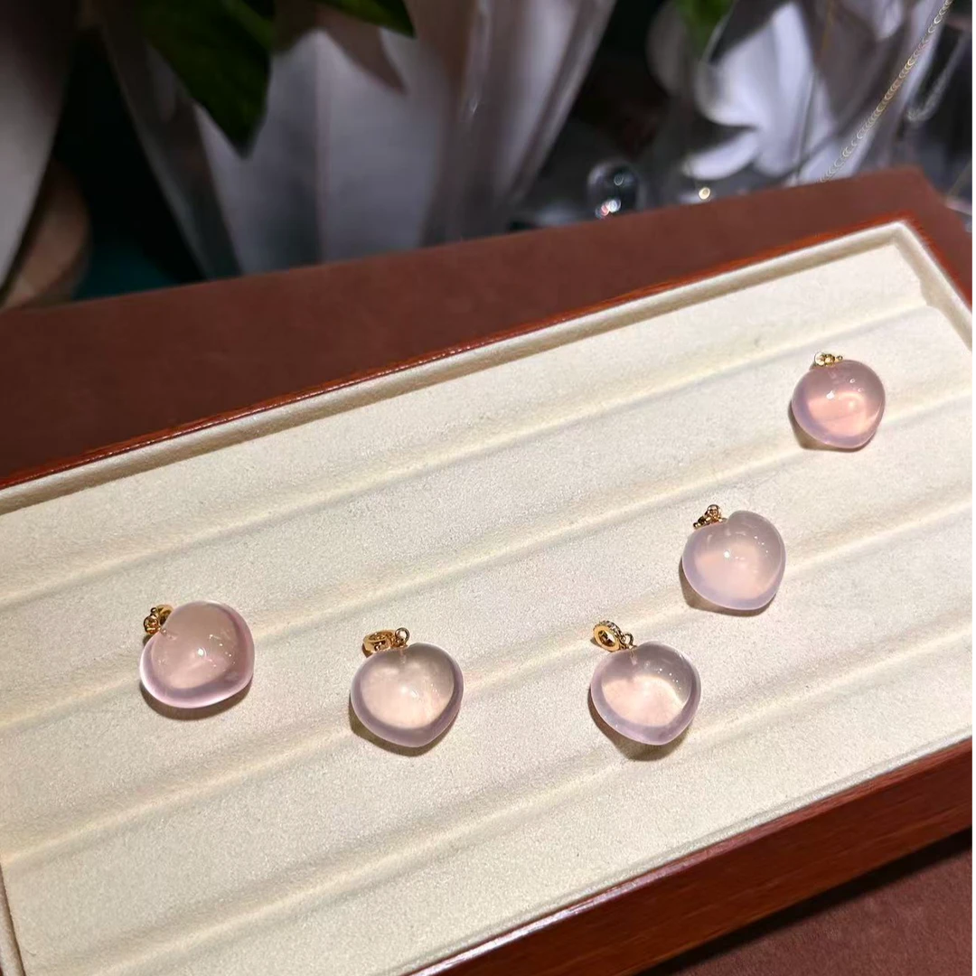 F15天然粉水晶爱心吊坠 多样性发其一