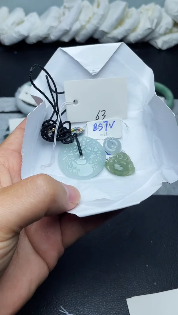 未镶嵌手镯翡翠63