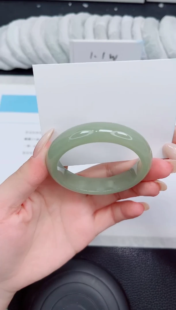 石英质玉手镯未镶嵌105-52.6