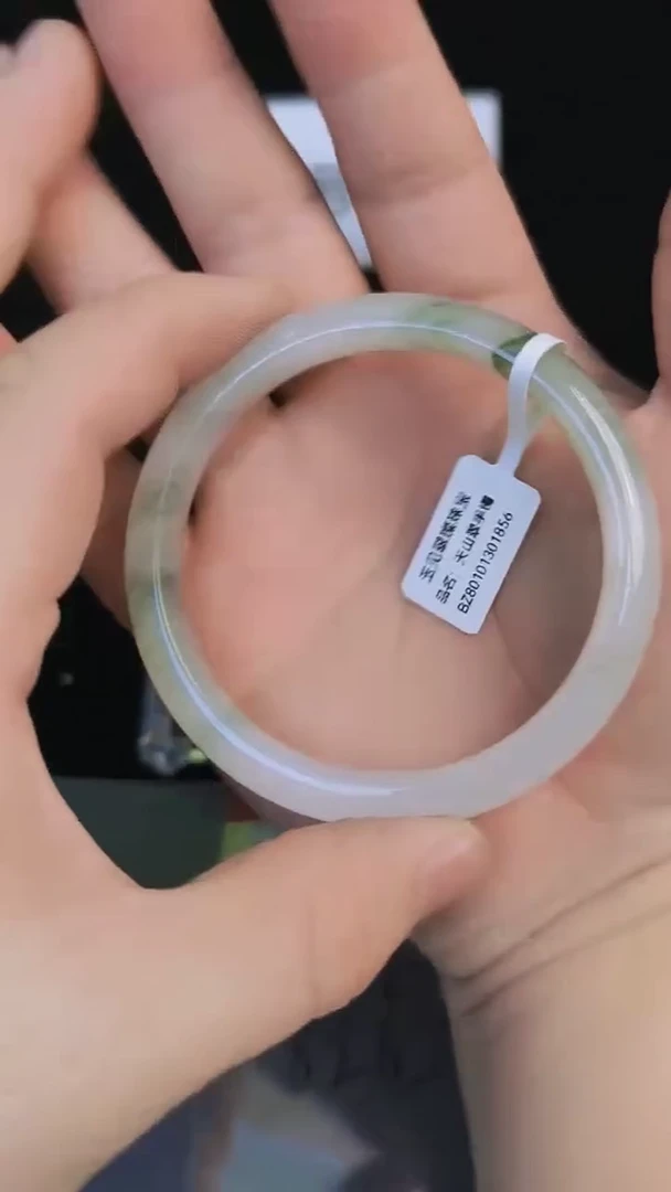 未镶嵌手镯石英质玉190