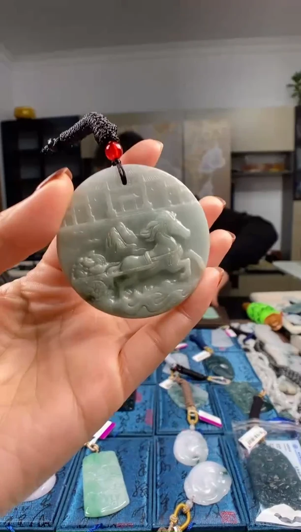 颈饰未镶嵌翡翠多样性发其一