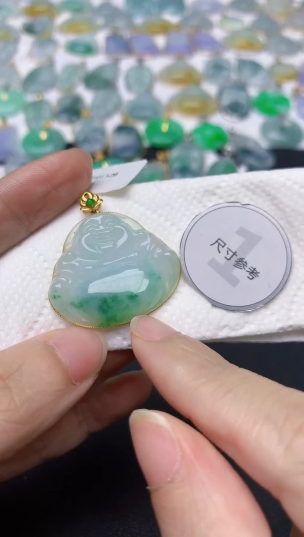 翡翠18K金镶嵌颈饰天然缅甸A货翡翠
