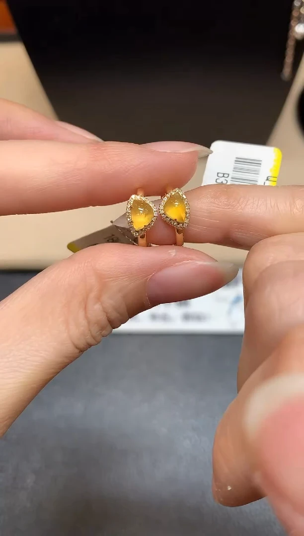 18K金镶嵌翡翠耳饰随形【无服务费