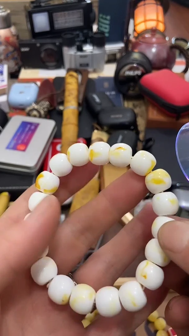 瓷片闪购商品  如图所示