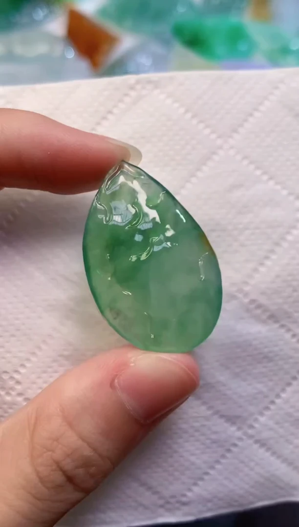 颈饰未镶嵌翡翠