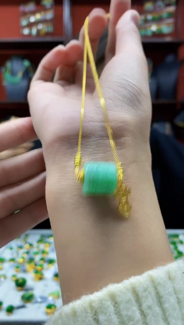 颈饰未镶嵌翡翠翡翠吊坠多样性发其一