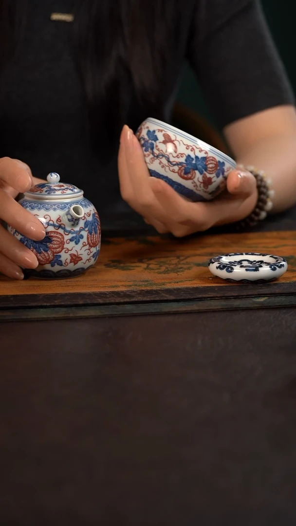 贵红窑青花釉里红瓜蝶绵绵禅定杯