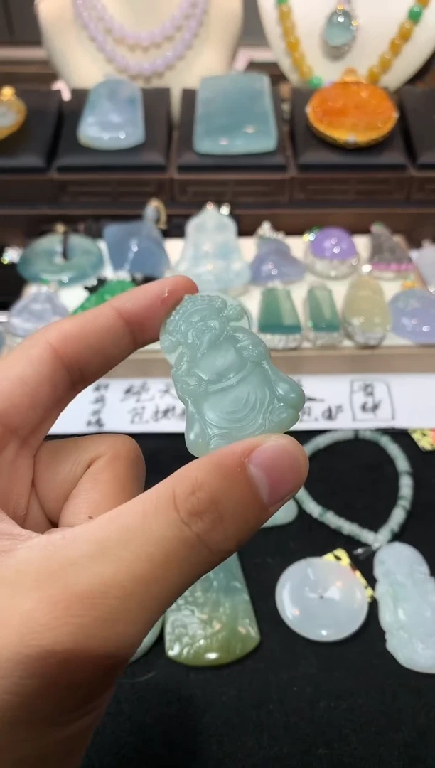 未镶嵌定制翡翠鹤****售  4092毛货不退不换