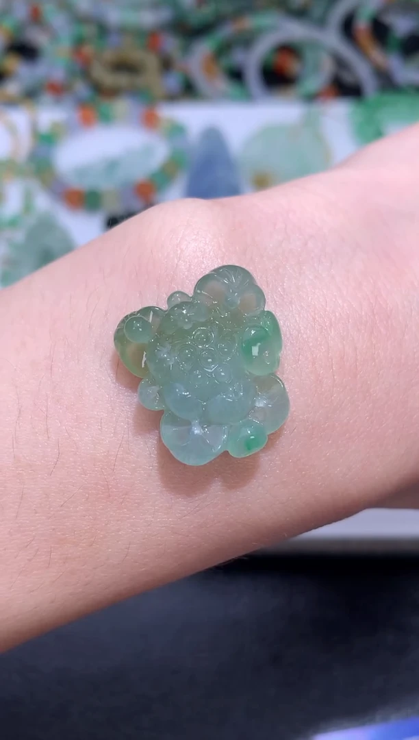 未镶嵌定制翡翠莲花