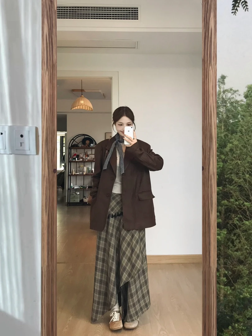 美拉德穿搭西装外套女设计感小众格纹不规则半身裙套装