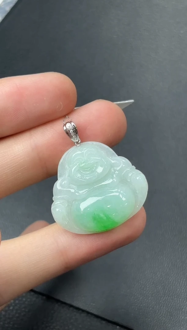 颈饰18K金镶嵌翡翠佛公