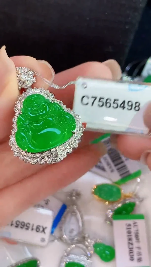 吊坠(不含链)18K金镶嵌翡翠多样性发其一