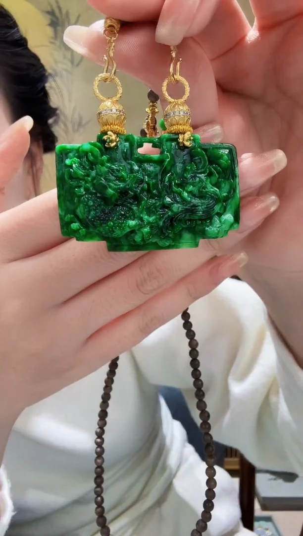 颈饰未镶嵌翡翠吊坠