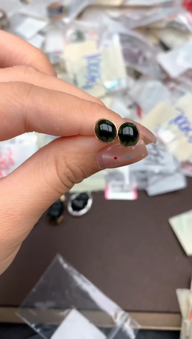 18K金镶嵌挂件翡翠一