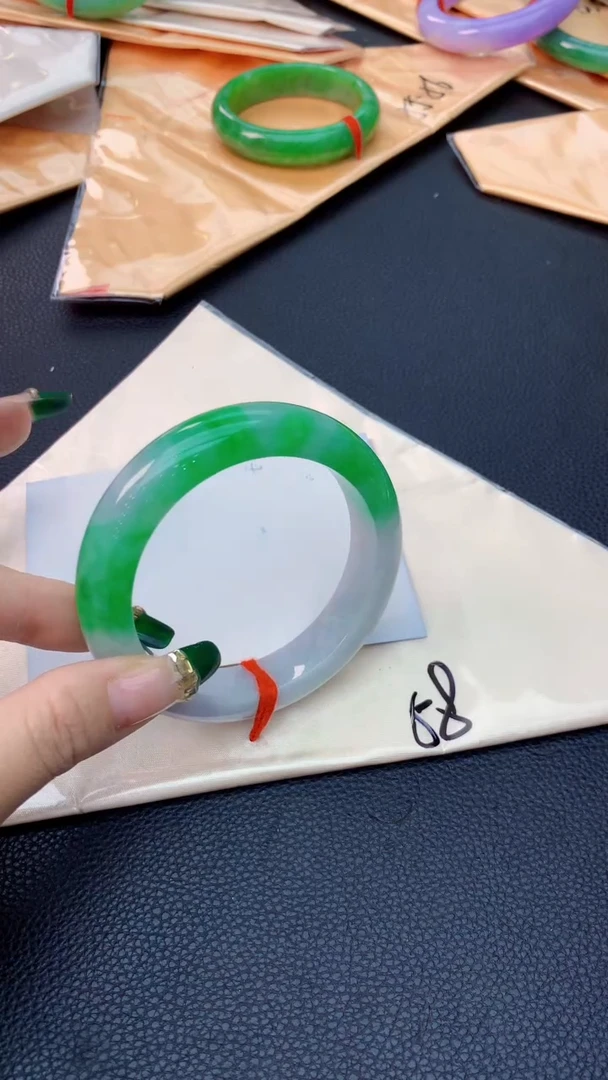 翡翠手镯未镶嵌0080476922