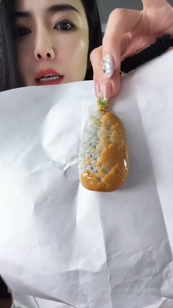 【闪购商品】翡翠颈饰未镶嵌山水
