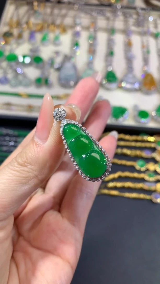 吊坠(不含链)18K金镶嵌翡翠33-豆子（多样性发货一件