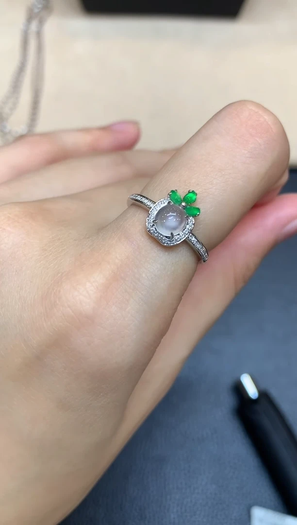 18K金镶嵌戒指翡翠蛋面【无服务费