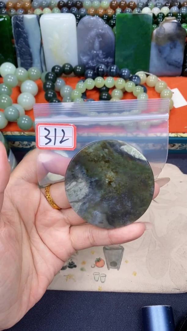 和田玉未镶嵌颈饰和田玉