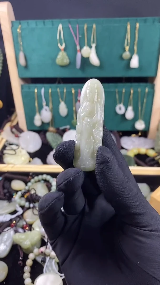 吊坠(赠链)未镶嵌和田玉观音