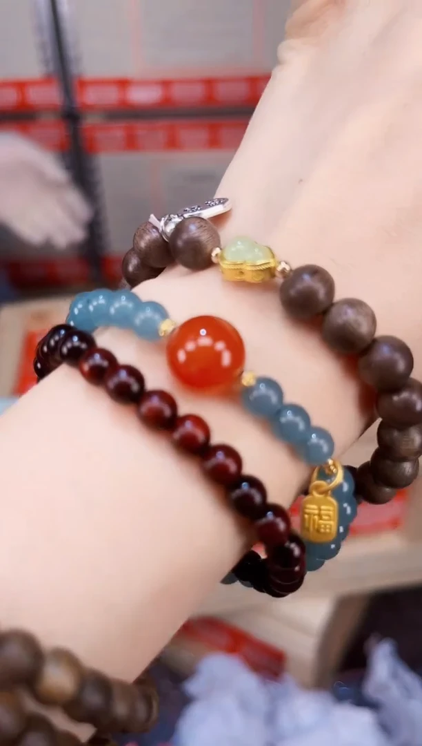 芽庄黄奇楠文玩精美手串MK923