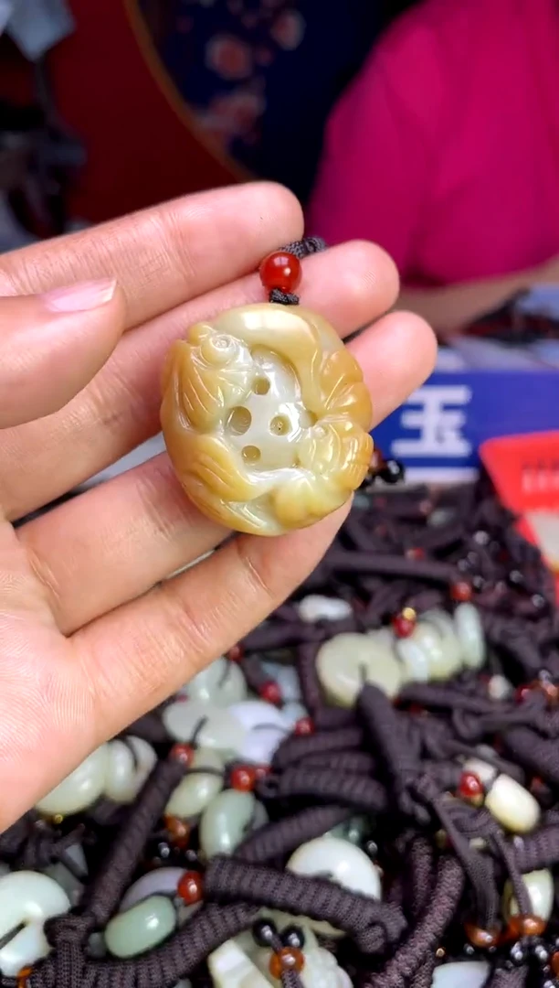 未镶嵌和田玉挂件1