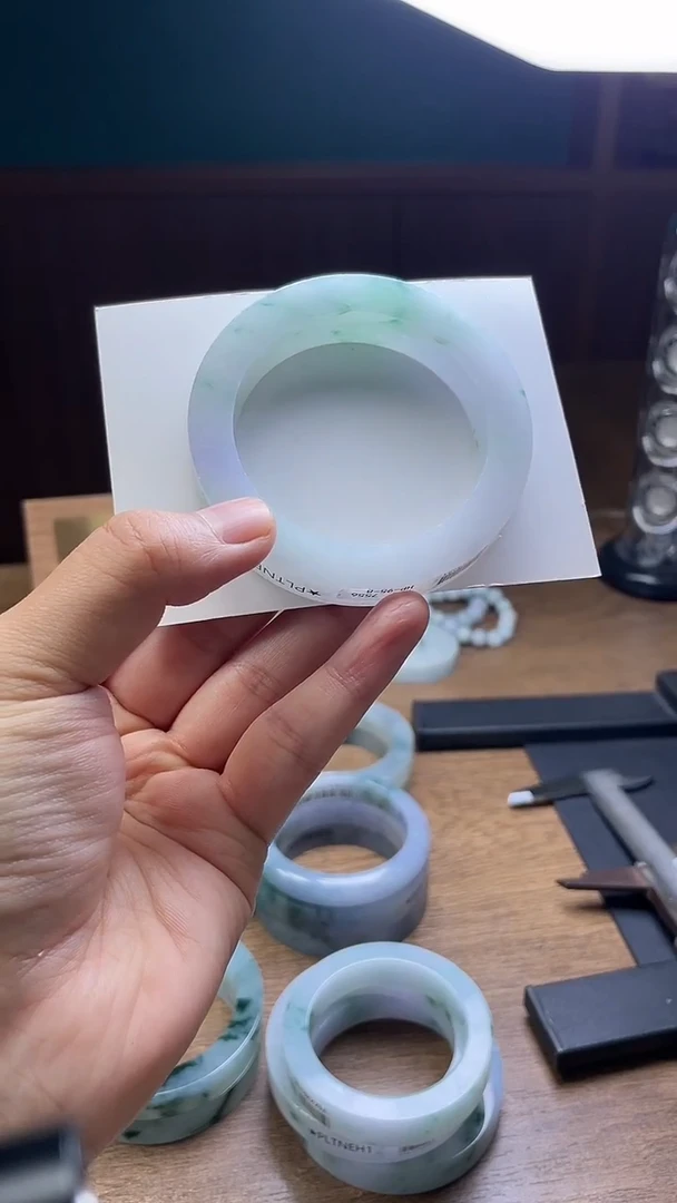 未镶嵌手镯定制翡翠北****司定制