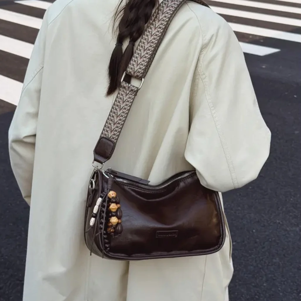 【新疆迪小兔女包】2070高级感单肩包简约时尚休闲斜挎包