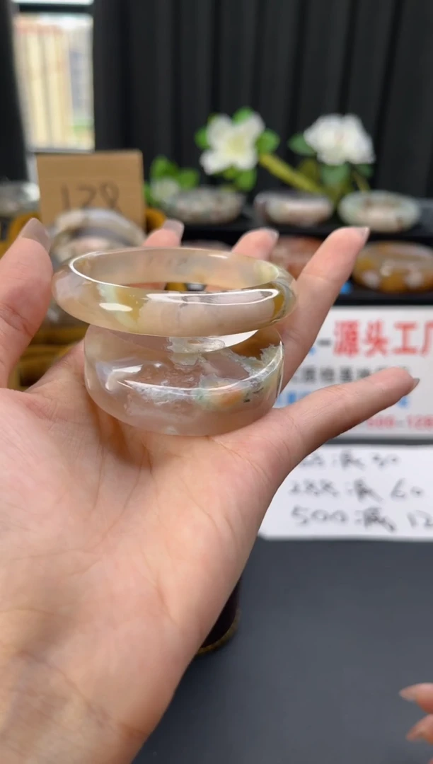 未镶嵌手镯石英质玉赠送镯心（54圈口）