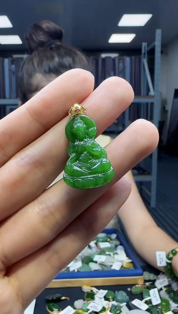 和田玉18K金镶嵌挂件1