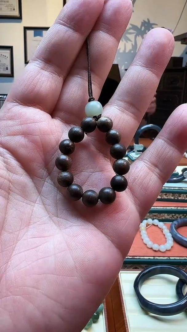 和田玉未镶嵌手机链设计短款