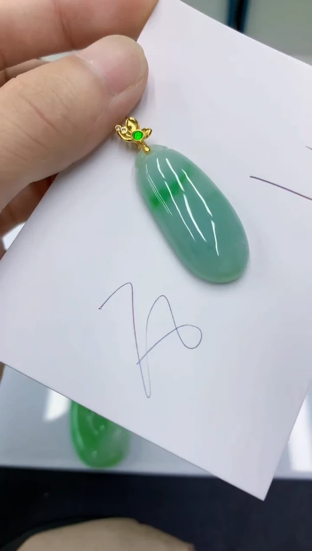 颈饰未镶嵌翡翠翡翠