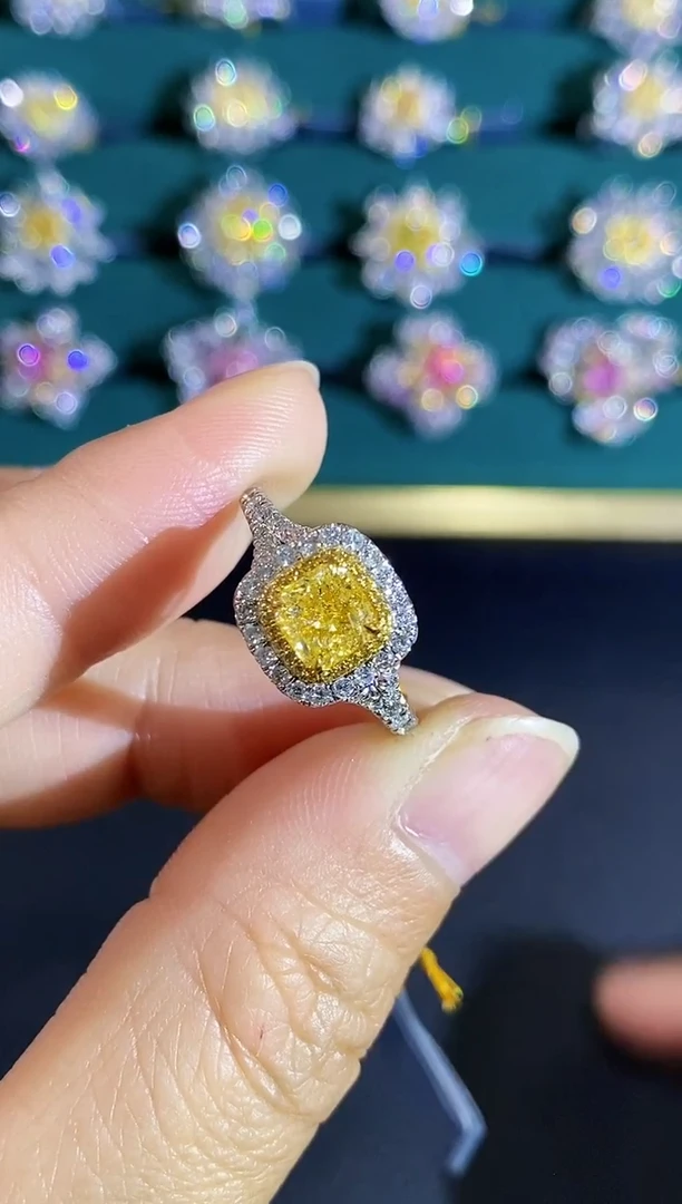 18K金镶嵌戒指钻石戒指