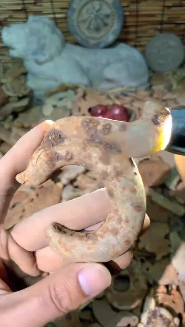 和田玉未镶嵌挂件以直播间实物图片为准