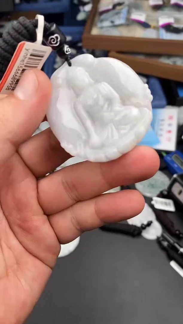 【闪购商品】翡翠颈饰未镶嵌  天然翡翠，一物一图