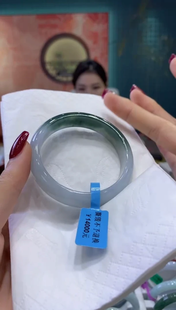 【闪购商品】翡翠手镯未镶嵌多人02254