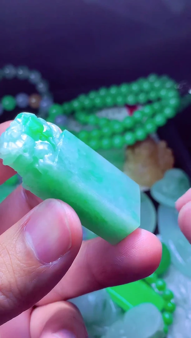 未镶嵌定制翡翠刘**#翡翠毛货定制