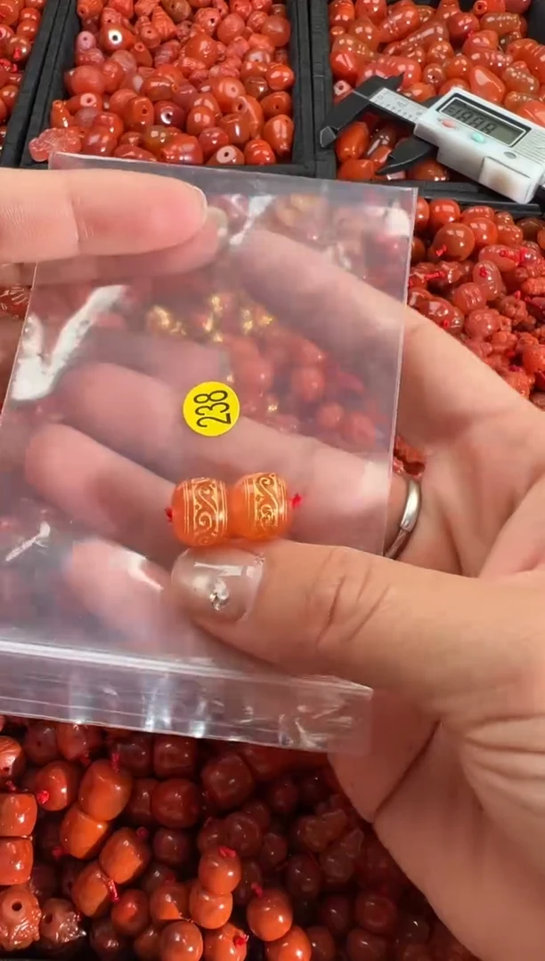 【闪购商品】南红玛瑙颈饰未镶嵌1