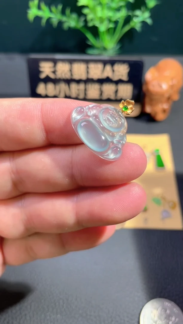 颈饰18K金镶嵌翡翠翡翠