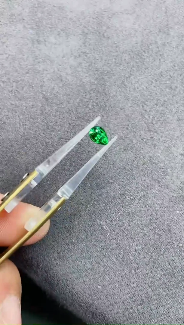 未镶嵌裸石石榴石（沙弗莱）1.03ct