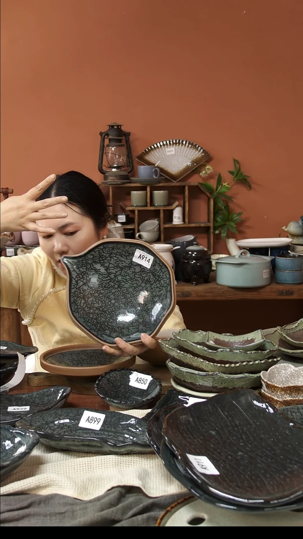 陶瓷A914陶瓷粗三足陶底窑变带嘴碗一个微瑕25*6.5