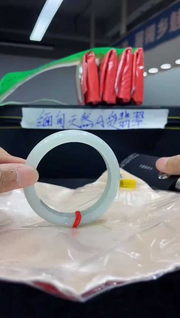 未镶嵌手镯翡翠31