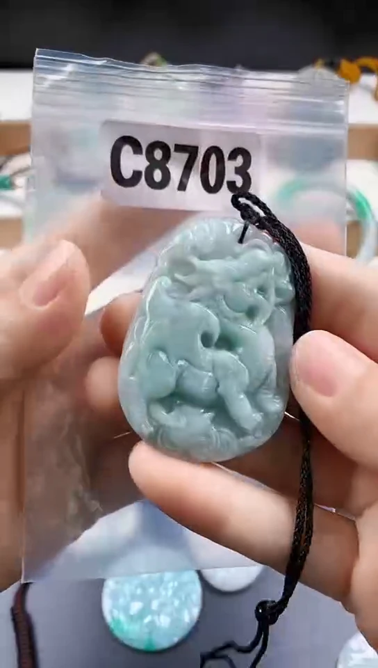 颈饰未镶嵌翡翠天然翡翠吊坠挂件
