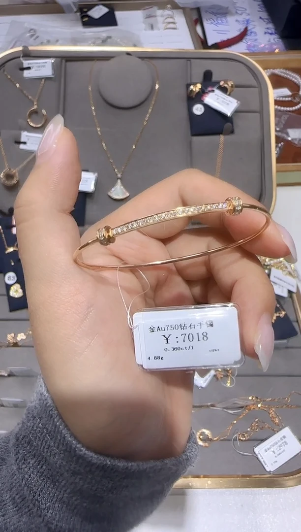 18K金镶嵌手镯钻石5825