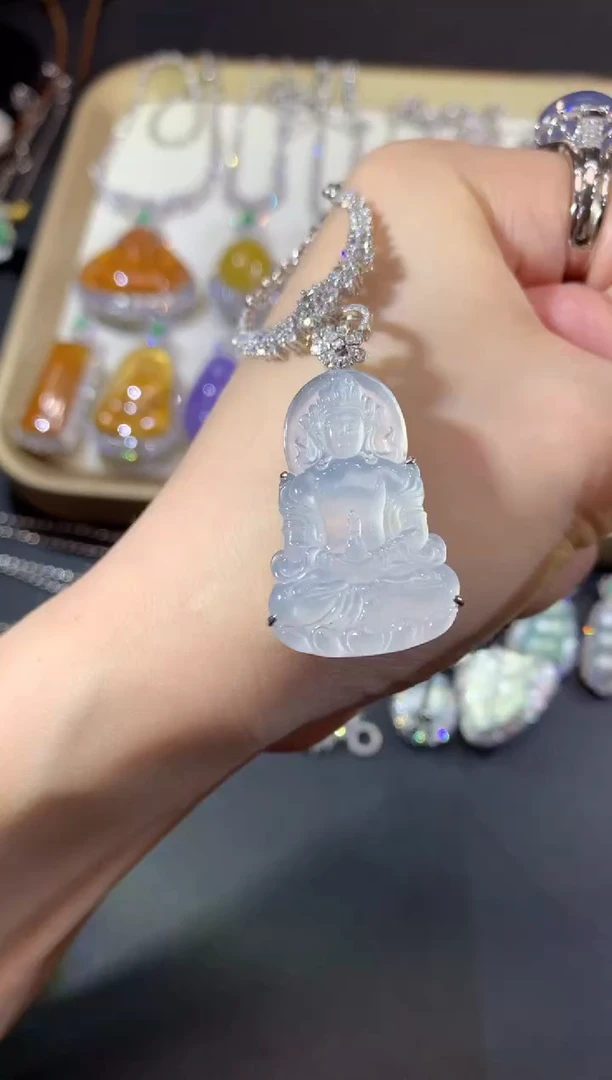 吊坠(不含链)18K金镶嵌翡翠48-观音（不含链扣